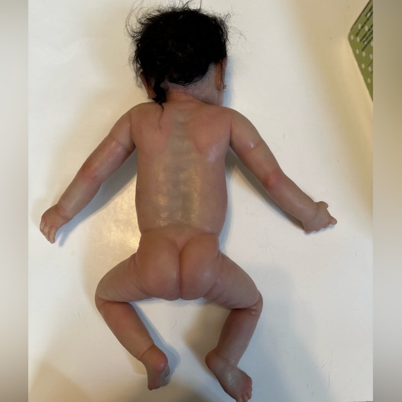 BABYCLON LUXURY SILICONE MICRO NEWBORN CHIP DRINKS/WETS REALISTIC BABY GIRL DOLL - Picture 7 of 16